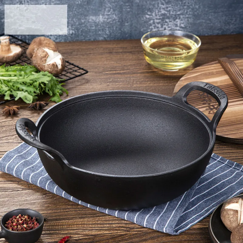 Le Creuset 9 Round Cast Iron Griddle Pan w/ Foldable Handle for Camping  Travel