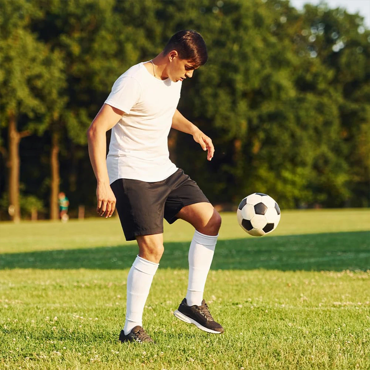 Men's and women's sports equipment sets, suitable for professional sports competitions, a variety of colors available.