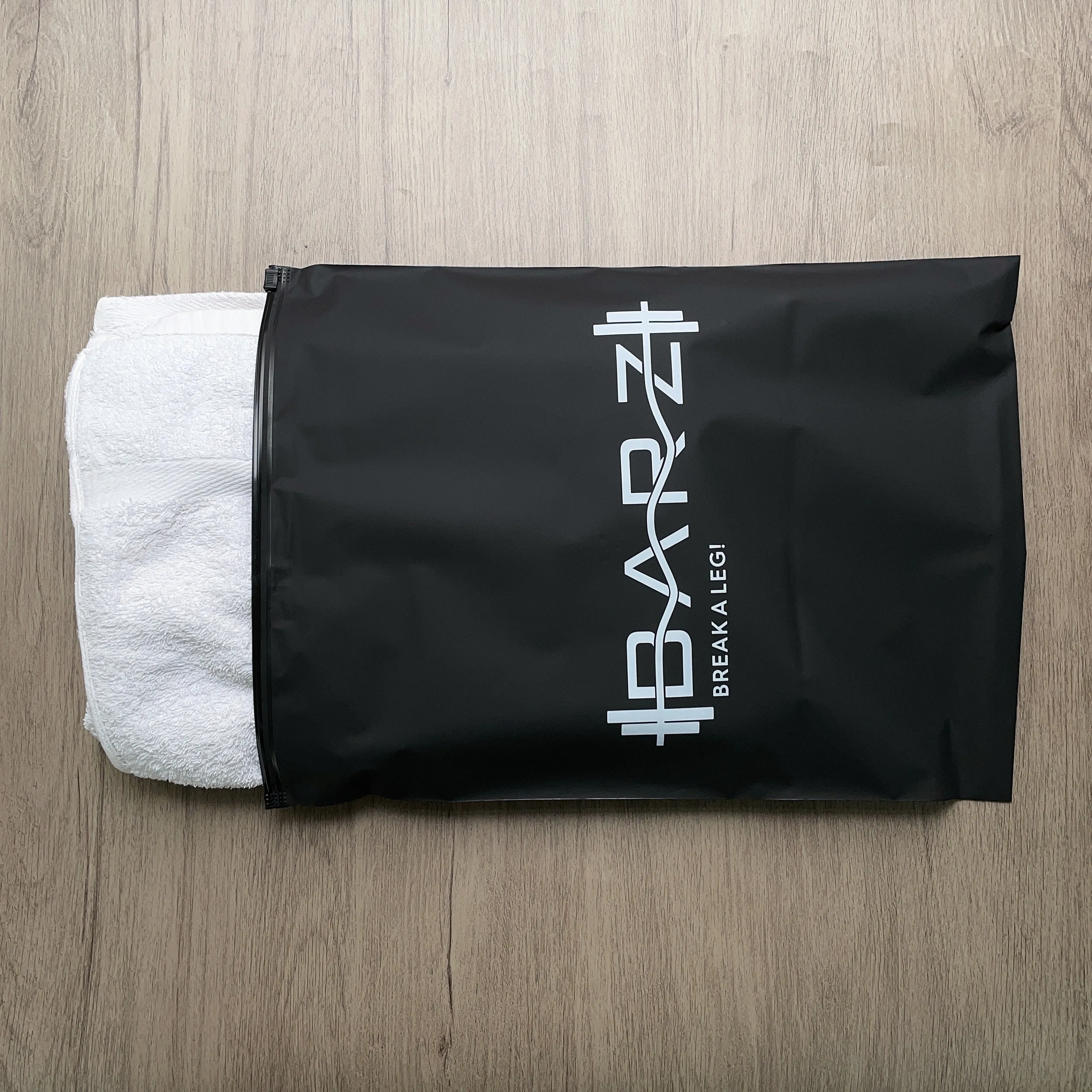 Mattschwarz gefrostete Reißverschlusstasche, individueller Kunststoff-Versand-T-Shirt-Druckverschluss, Kleidungsverpackungsbeutel, Kleidersack, 100 Stück – Detail 22