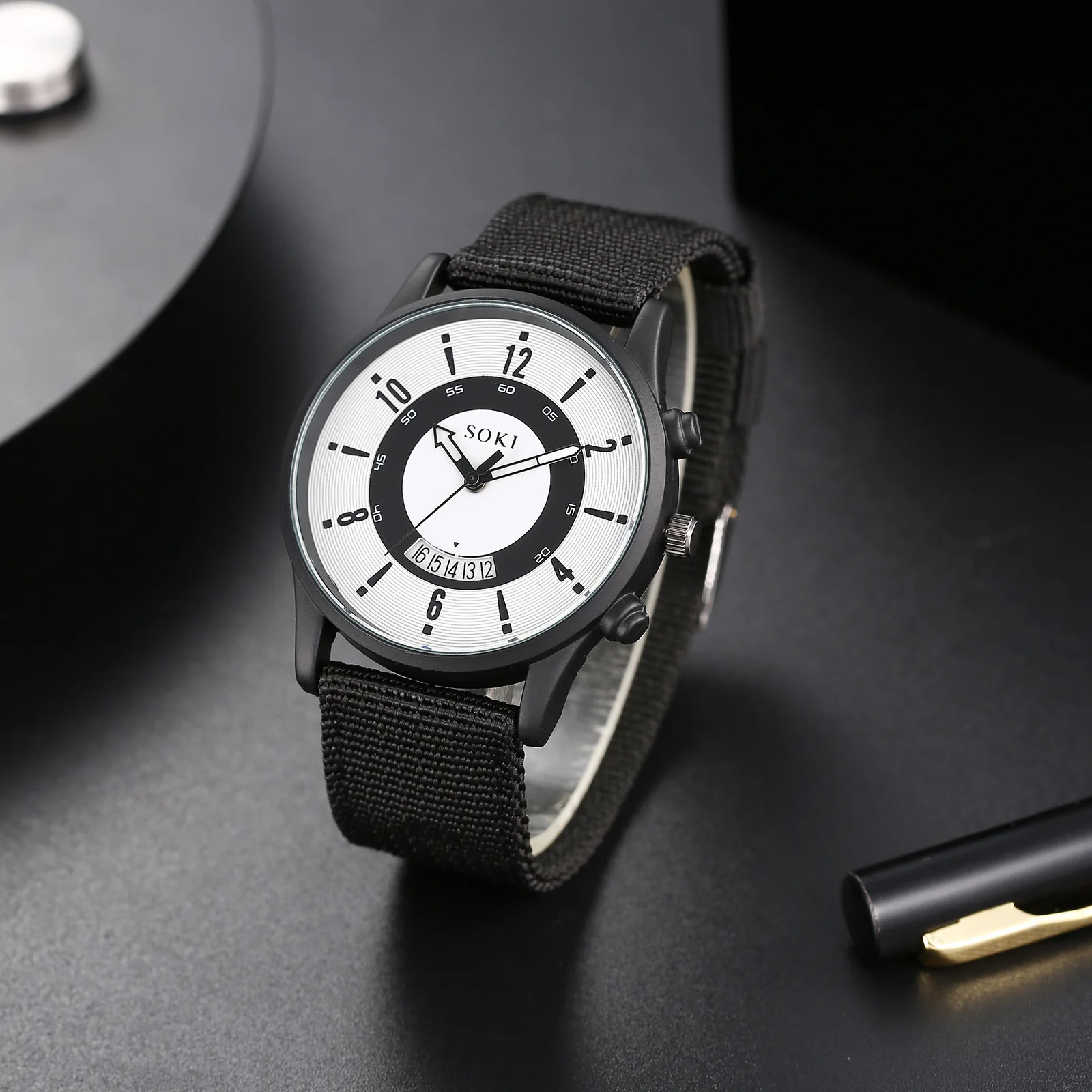 Lancarro Men Tactical Military Watch Field Sport Digital Scale Calendar Quadrante A Contrasto In Bianco E Nero Cinturino Intrecciato In Nylon Casual