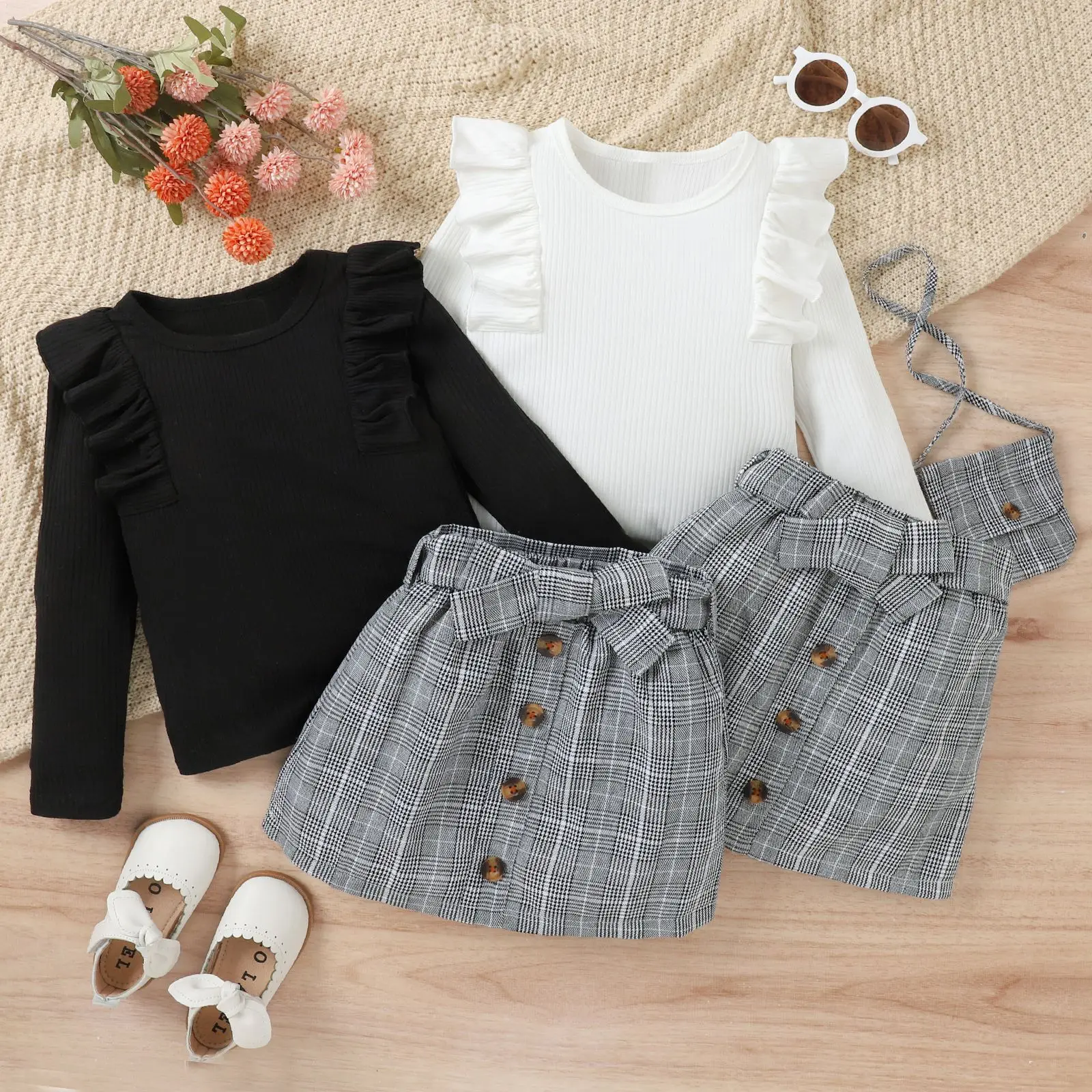 

Children's Clothing Girl Suit Long Sleeved Black and White Striped Top Plaid Short Skirt Two-piece Set