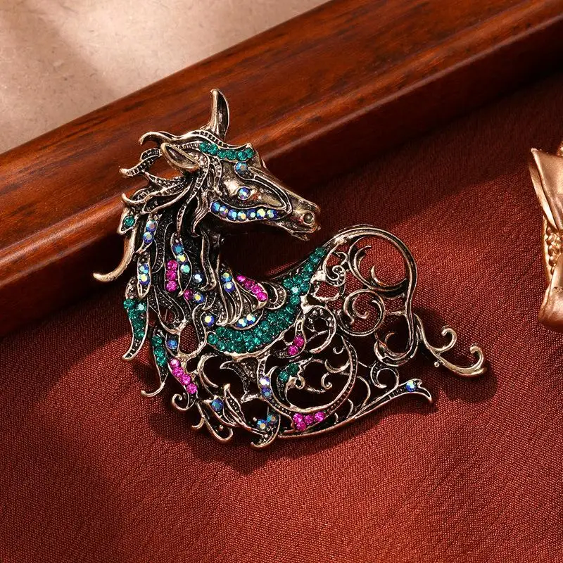 1pc Luxury Rhinestone Horse Brooches Unisex Retro Animal Badge Pins Event Party Fashion Gifts Decoration Clothes Accessories