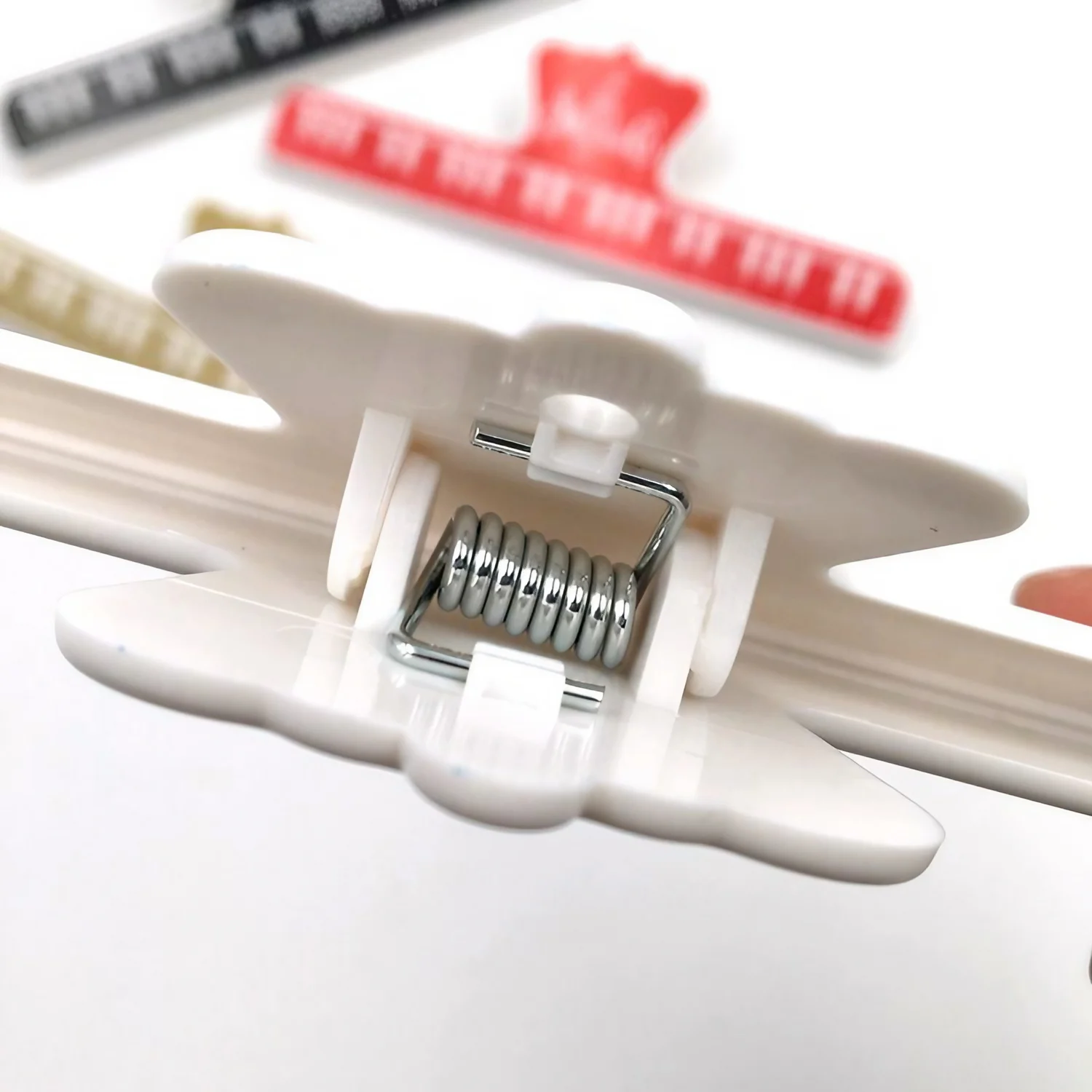Pince Pour Partitions De Piano - Clip Réglable Pour Tenir Vos Partitions En Place, Facile à Utiliser Sur N'importe Quel Pupitre