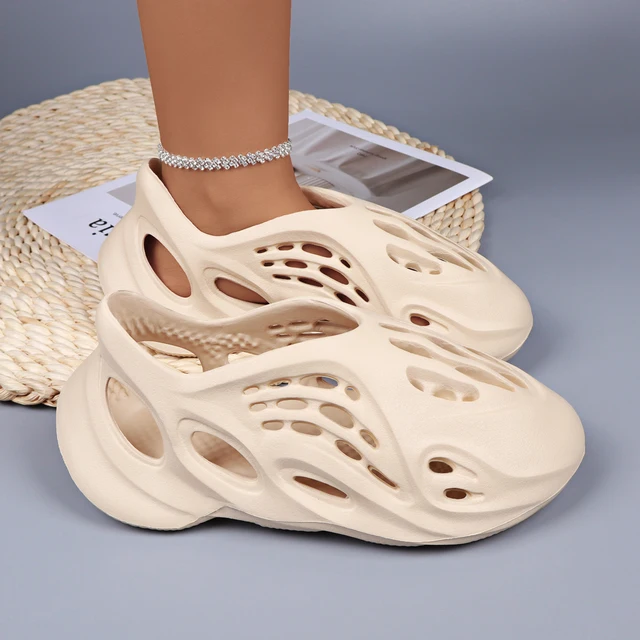 Women's Flat Sandals Designer Shoes Luxury Brand Sandals EVA Breathable Soft Sole Anti-slip Comfort Summer Beach Slides 1