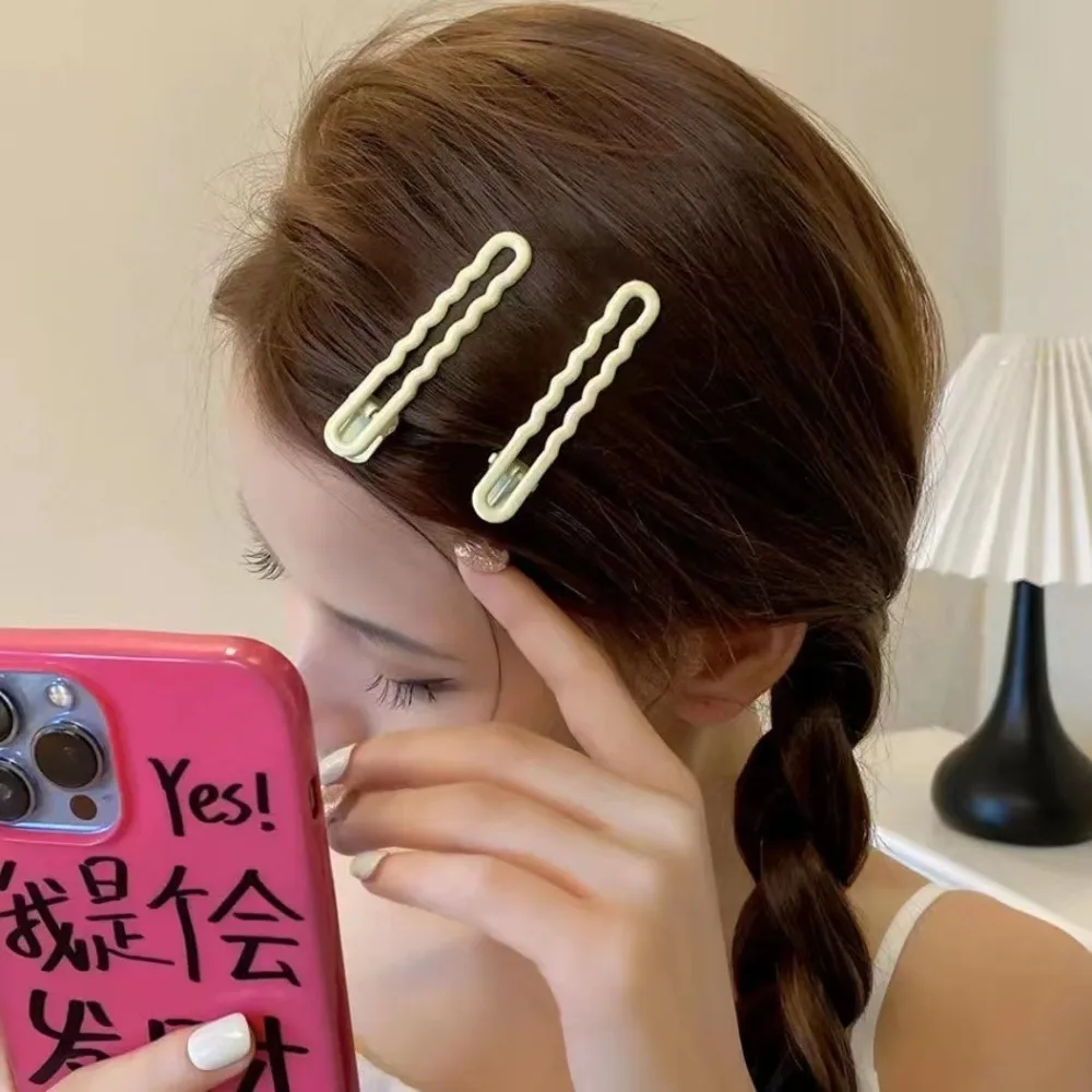 Legierung bonbon farbene süße Haarnadel trend ige einfarbige Haarnadel mit gewellter Seite einfache Haars pange – Detail 6