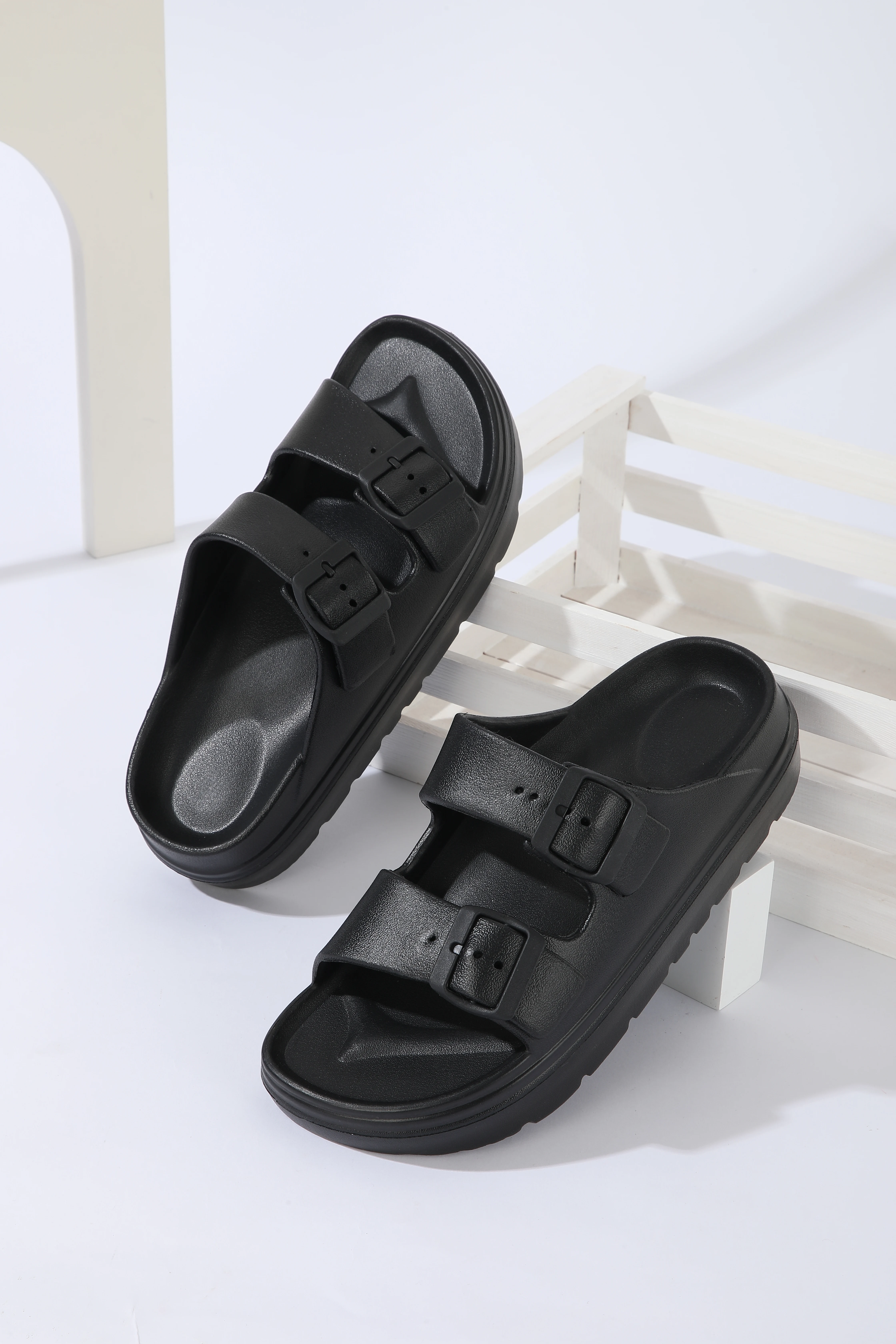 Men's High-End Thick-Soled Slippers, Women's New Summer Style Outdoor Sandals with Double Straps, Non-Slip, Breathable, Soft-Soled Beach Shoes