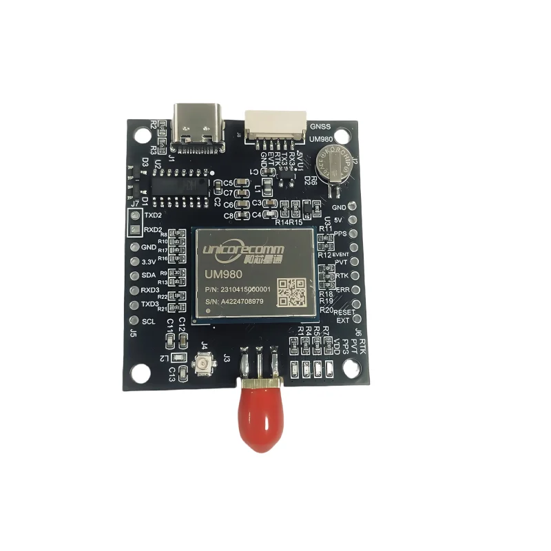 Gros plan sur le chipset UM980 de la carte GNSS RTK, idéal pour topographie et levés précis.