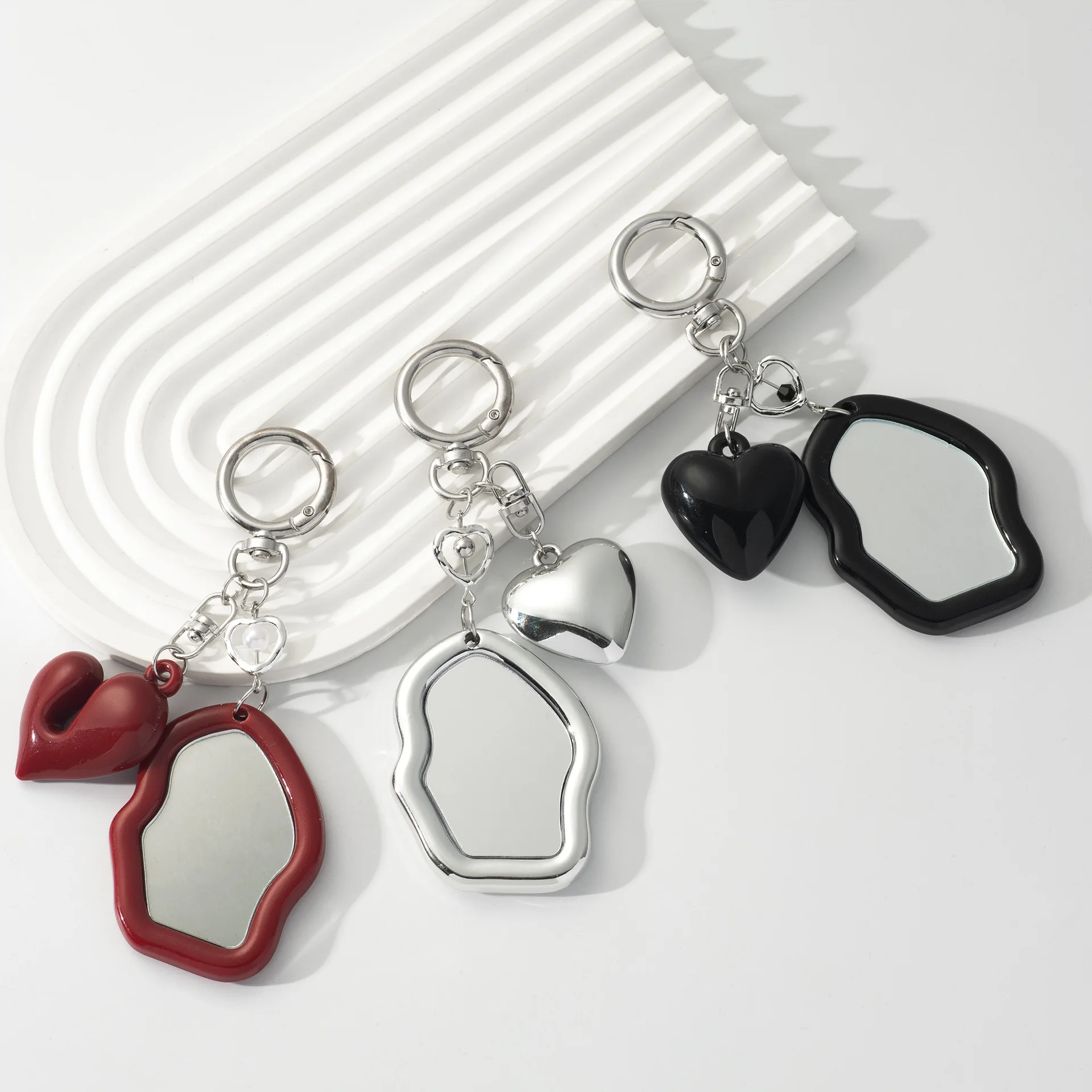 Y2k 미러 키 체인 가방 참 펜던트 휴대용 메이크업 거울 학생 컴팩트 귀여운 미니 포켓 거울 이어폰 카메라 펜던트