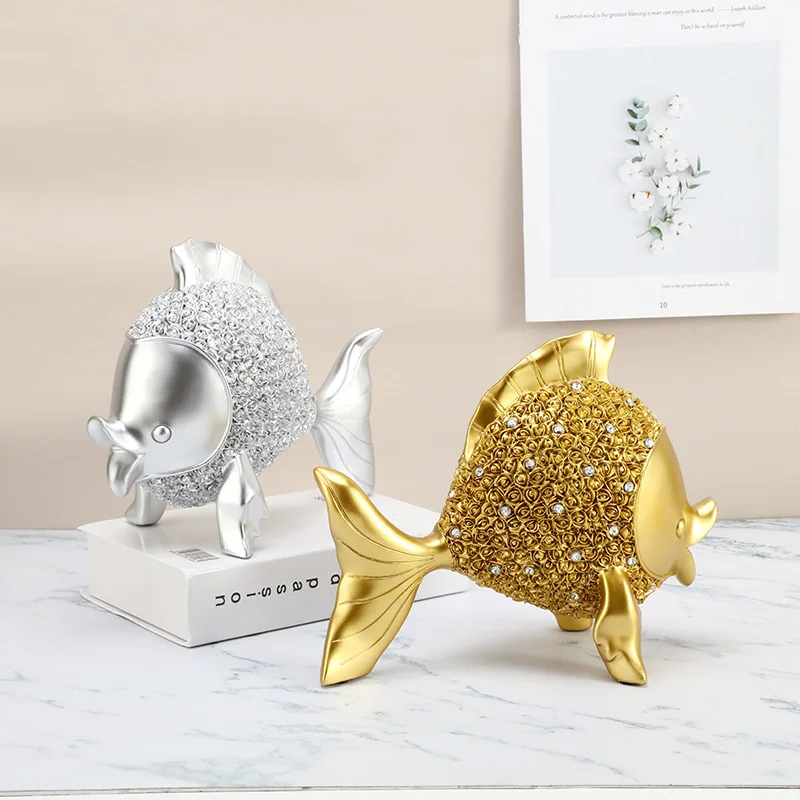 

Cute Goldfish Home Accessories Ornaments Resin Decoration Crafts Sliver Fish Decorative Figurines Best New Year Christmas Gifts