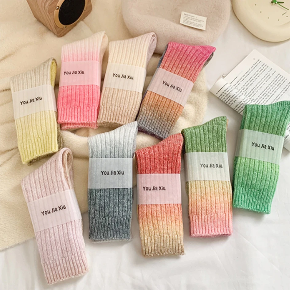 Winter Dicke Warme frauen Gradienten Wolle Socken Mode Thermische Komfortable Mid-rohr Boden Schlafen Socken frauen Waden socken – Detail 2