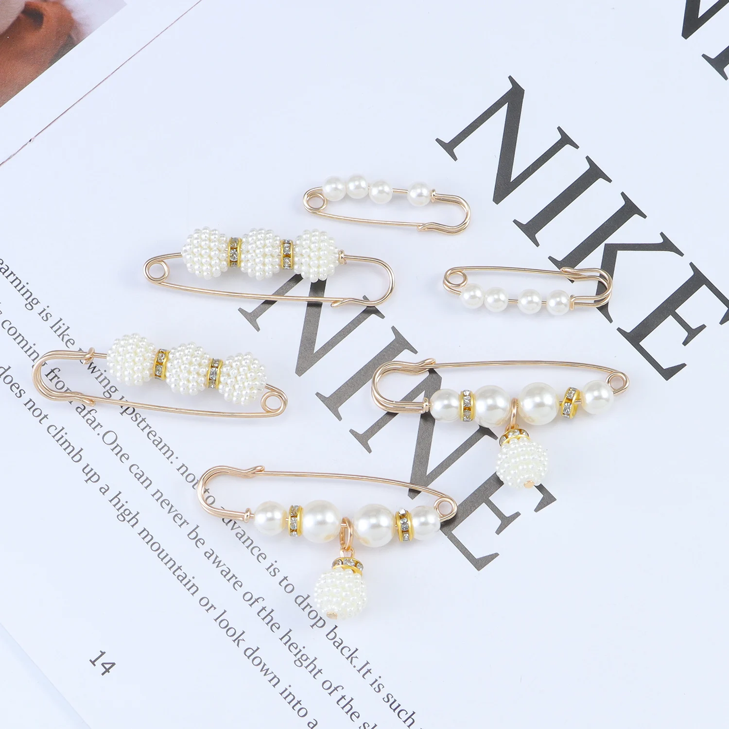 Women's Mixed Gold Brooch Set for Winter Coat Anti Exposure Safety Pin Set Pants Waist Safety Pins Set