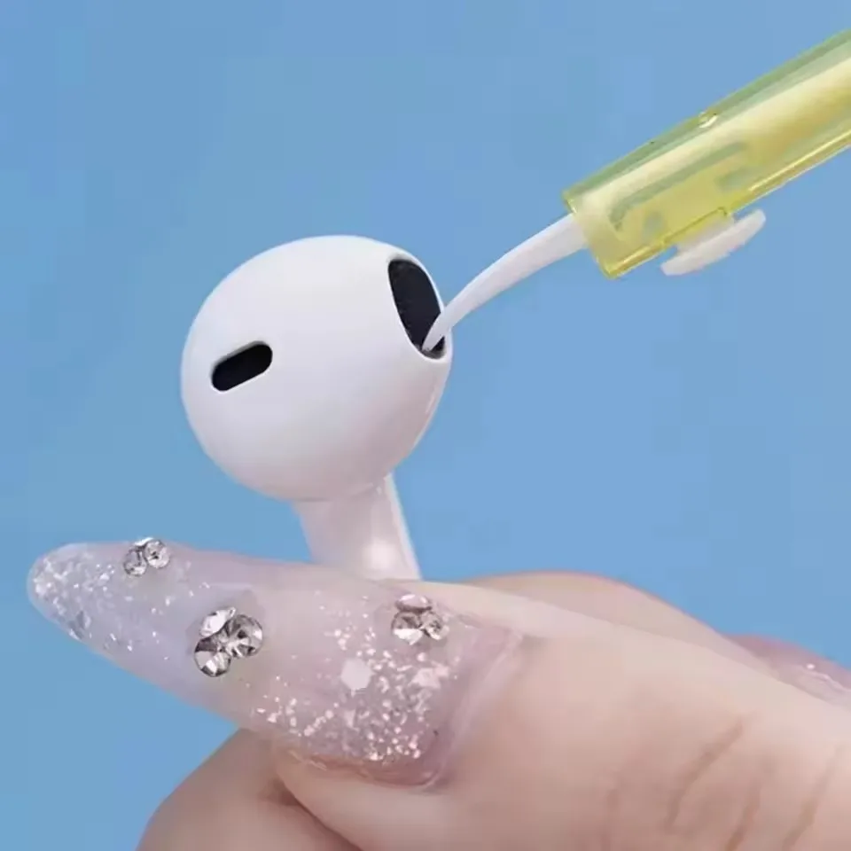 Retractable Cleaning Kit