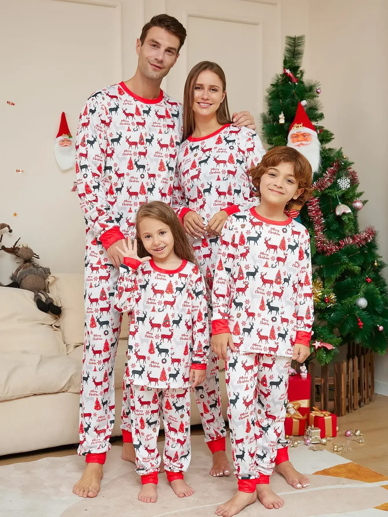 thumbnail image 1 of Regalo de Navidad Nuevo 2024 Conjunto de pijama navideño de 2 piezas con estampado integral para padres e hijos, ropa de dormir, pijamas de aspecto familiar, 1 of 5
