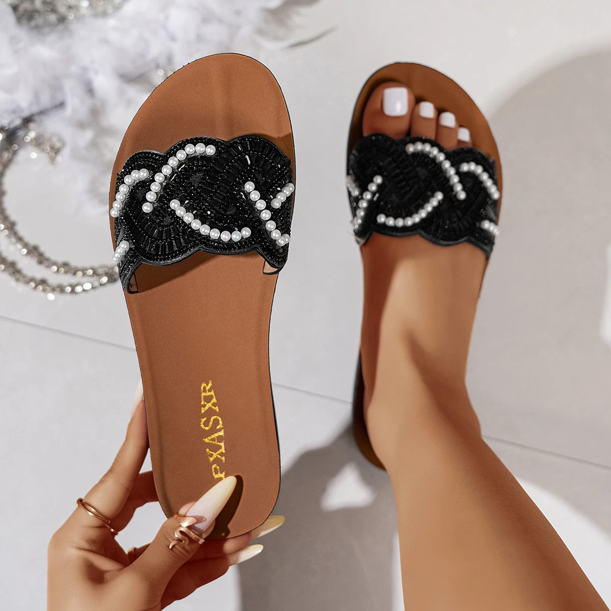 صندل نسائي من PXASXR بتصميم أنيق ومقاوم للتآكل، نعل مسطح مريح، مناسب للشاطئ والاستخدام الخارجي