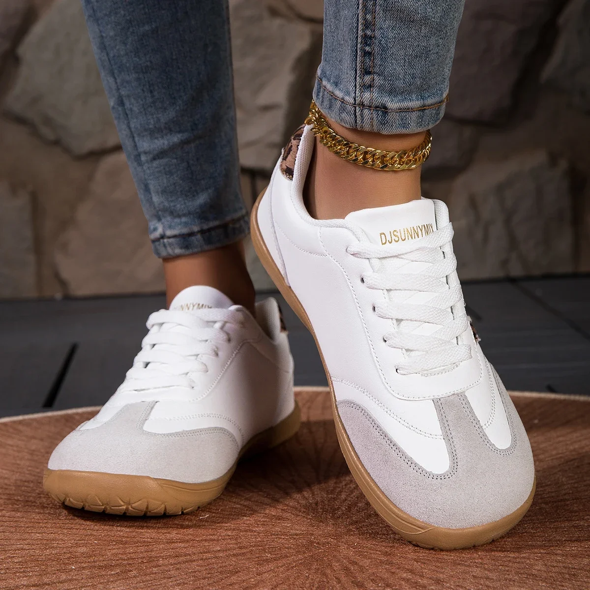 Women's Comfortable Wide Toe Casual Sneakers - Classic Outdoor Walking Flats
