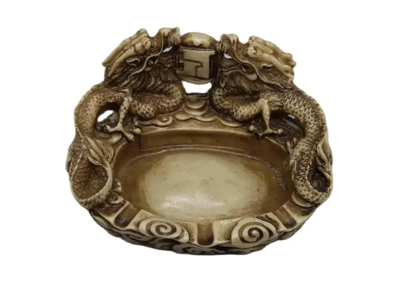 

Old Chinese resin ashtrays statue