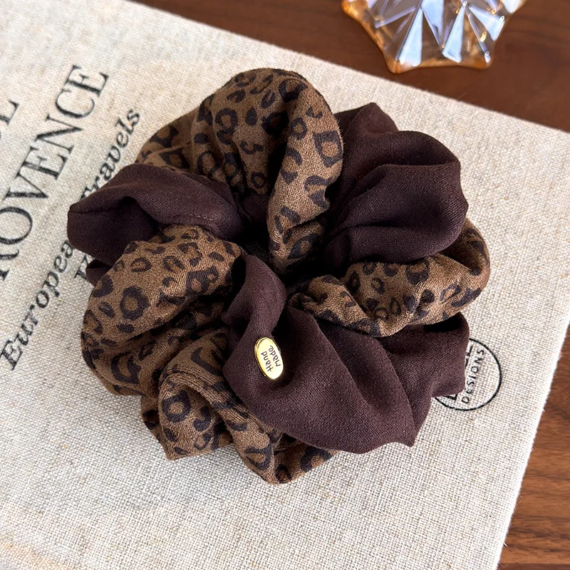 Farbblockiertes Haargummi im koreanischen Stil mit Leopardenmuster für Frauen, vielseitig einsetzbar, Nischen-Pferdeschwanzhalter, neu eingetroffenes High-End-Haar-Accessoire – Detail 7