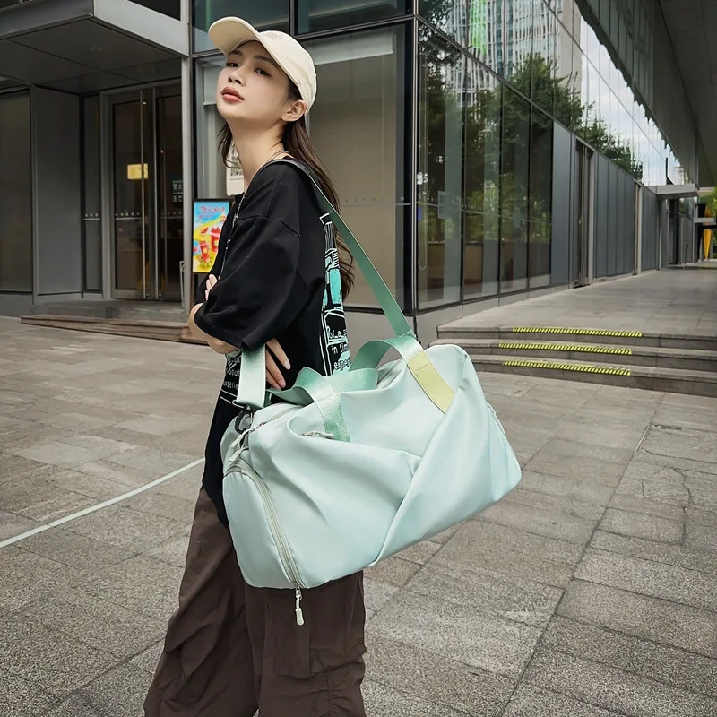 2024 New Women Travel Men's Short Distance Travel Carry on Luggage Bag Women's Large Capacity, Dry Wet Separation Fashionable