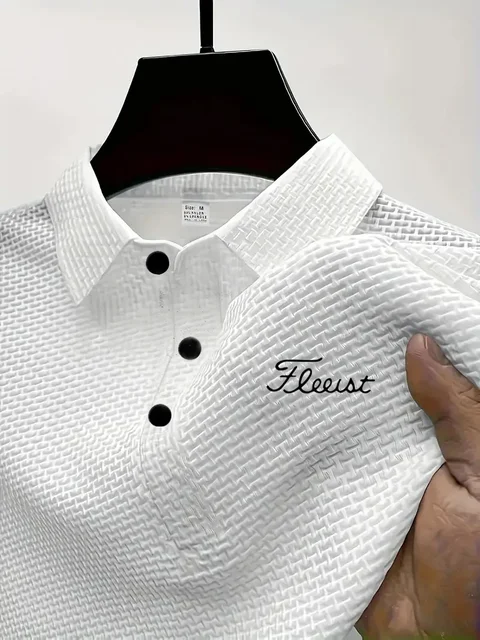 Le nouveau polo d'été à manches courtes (style 2026) est à la fois tendance et classique, confortable à porter, adapté aux hommes. 1