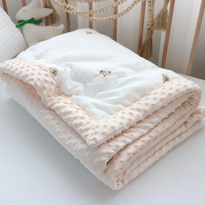100% Cotton Double Layer Gauze Bear Children Bedding Quiled Baby Blanket Covering for Cribs Newborn Quilts