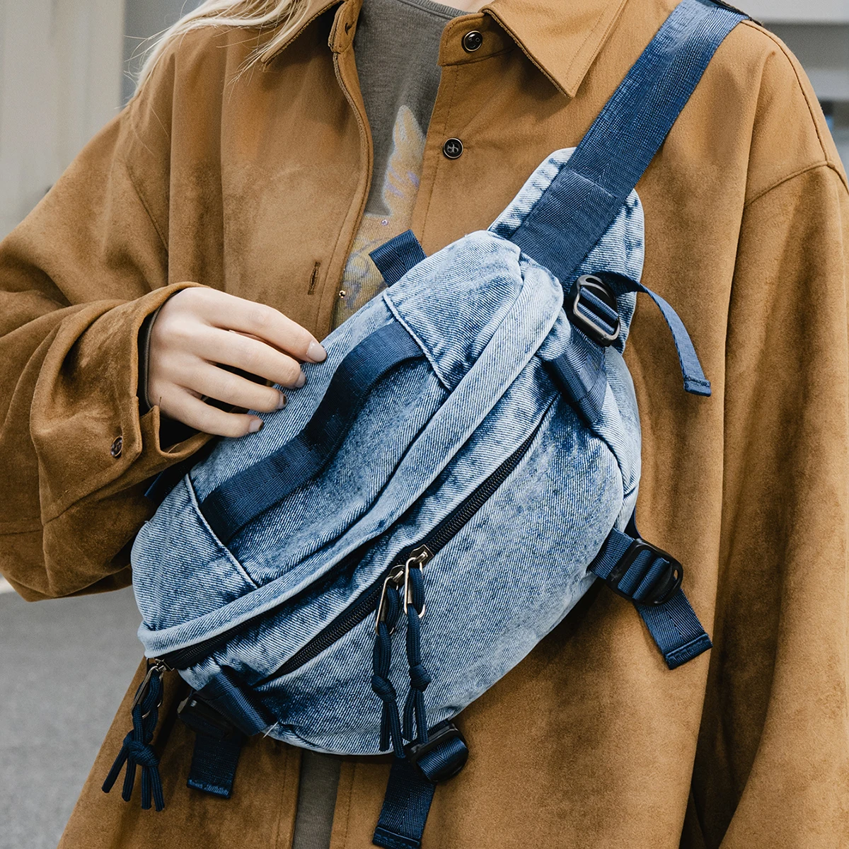 Western Cowboy Simple Crossbody Bag Women's Shoulder Bag Daily Commute Lightweight Sports Phone Backpack Men's Small Square Bag Cycling Mountaineering