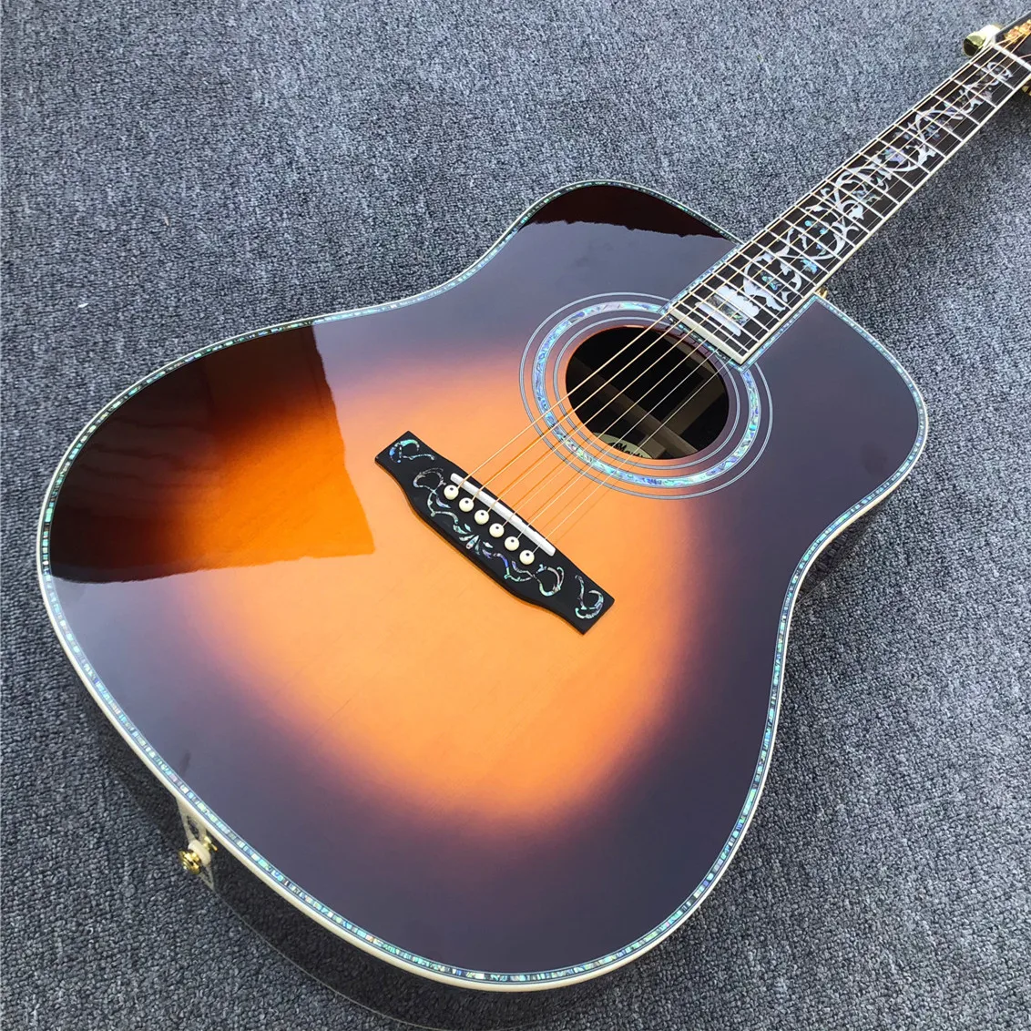 

41 дюйм, D-образный Sunburst, твердая ель, верхняя акустическая Искусственная елка, инкрустация, черное дерево, фингерборд