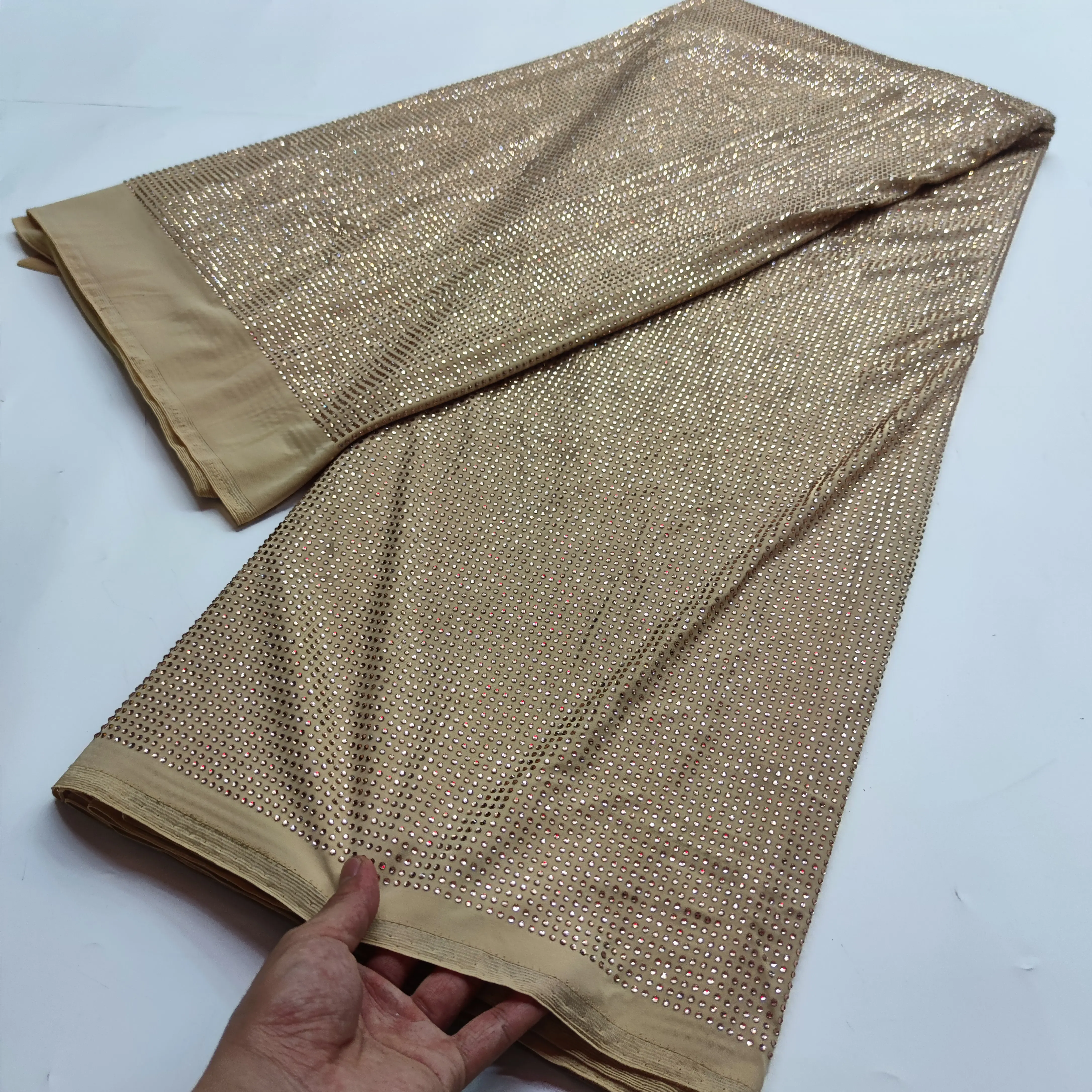 사용자 정의 만든 좋은 품질 크리스탈 라인 석 블랙 Applique 트림 패브릭 댄스 드레스 웨딩 바느질 Strass 돌 메쉬