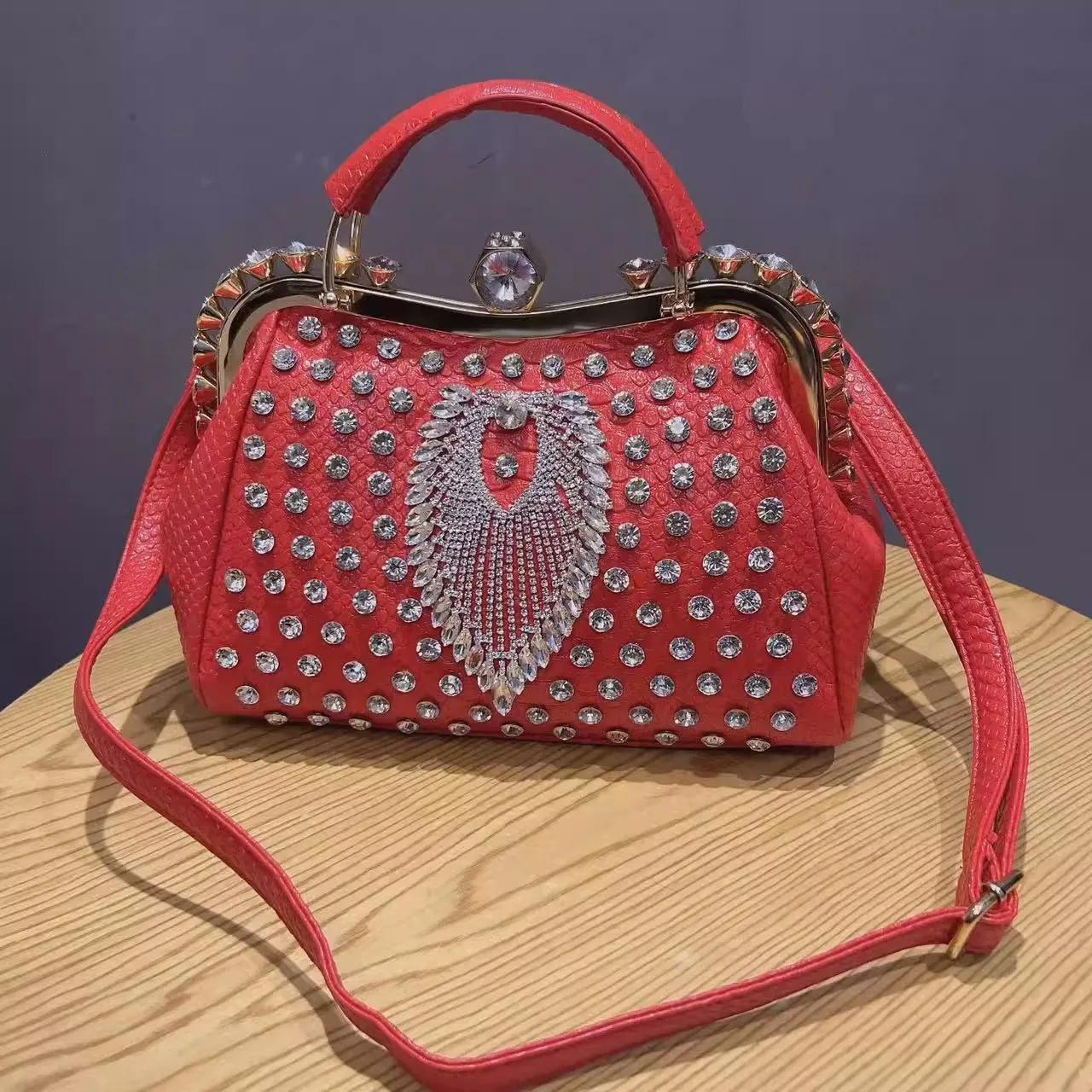 2023 new Women color diamond bag with diamond clip with drill handbags  rhinestone female evening bag oblique shoulder bags lock