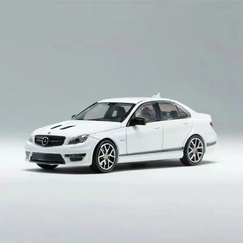 1/43 メルセデスベンツ　C63 AMG Cクラス　W204 ミニカー Amazon | メルセデス ベンツ Cクラス W204 1/43 ミニカー