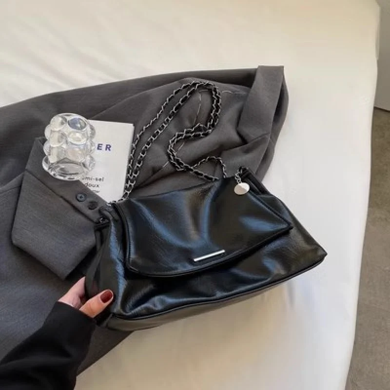 Large Capacity Women's Shoulder Bag Fall Winter New Arrival French Style Chic Tote Crossbody Bag