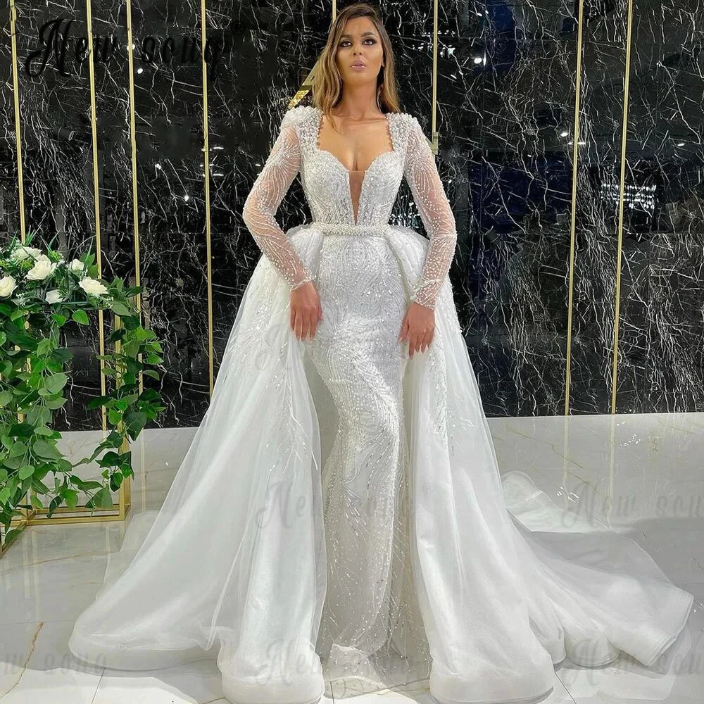 

Plunging Neck White Wedding Dress Dubai Overskirt Long Sleeve Bridal Gowns Plus Size Women Beaded Luxury Vestido De Noiva