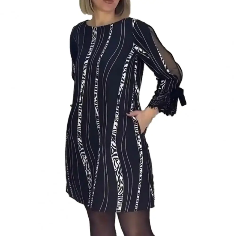 

Women Printed Dress Striped Round Neck Mini Dress with Lace Patchwork Pockets for Women Three-quarter Sleeves Loose Above Knee