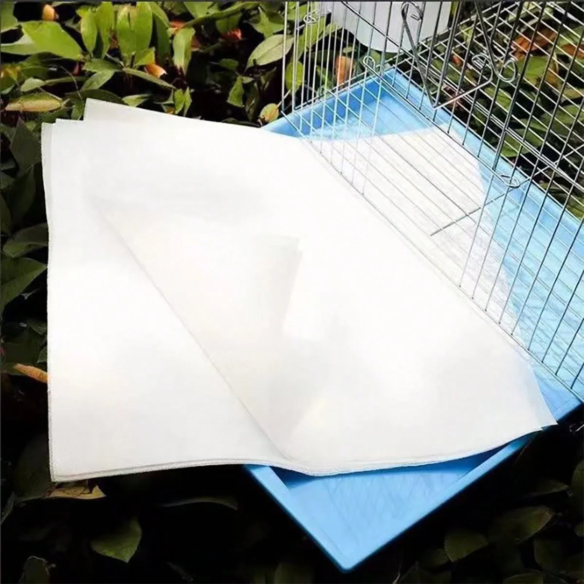 Disposable Bird Cage Liner Papers, Absorbent Non-Woven Polyester Fiber Parrot Cage Mat, Easy Clean-Up for Bird Cages 10-Pack bird cage accessories bird cage