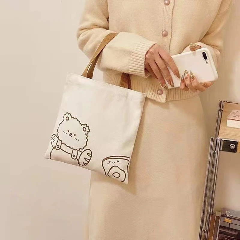 Cute Bear Small Simple Tote Bag Large Capacity Creative Environmental Cute Decorative Canvas Tote Shopping Bag