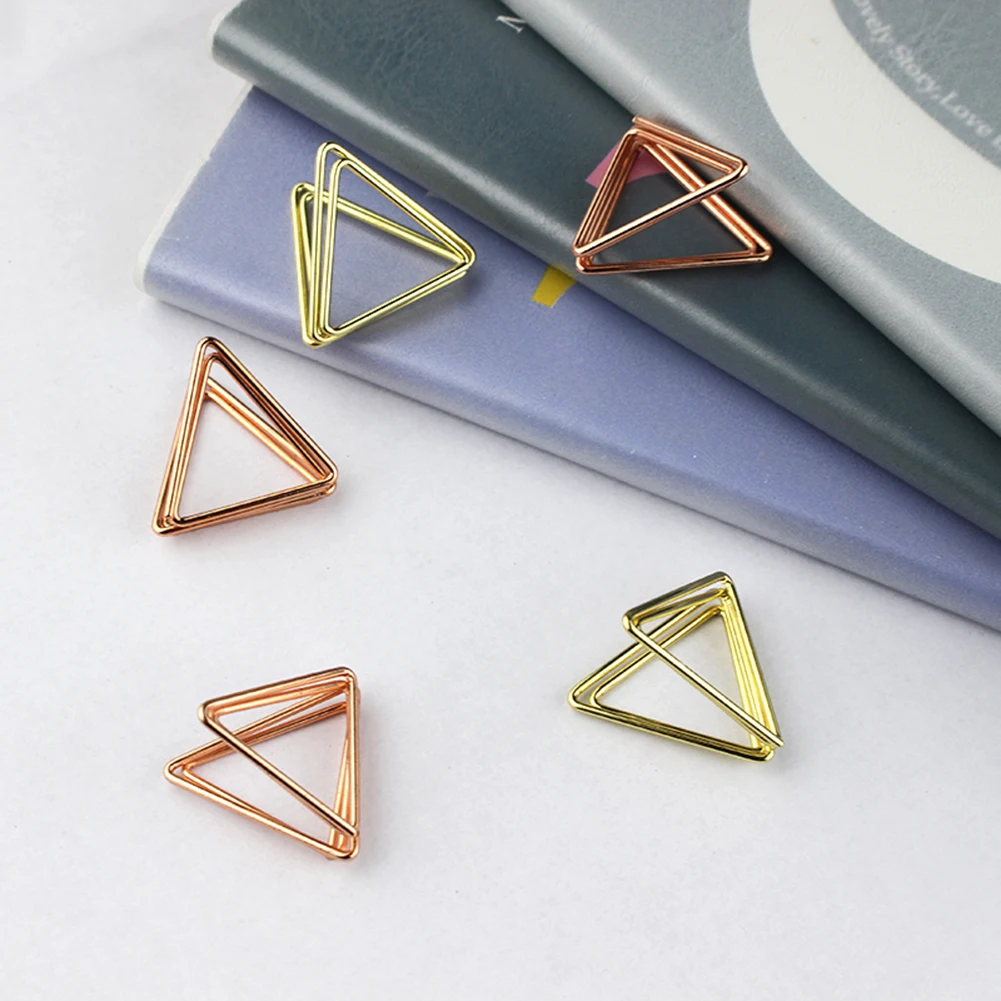 10Pcs Triangle Shape Card Holders Metal Table Place Cards Holders Creative Triangle Name Sign Stand for Wedding Party