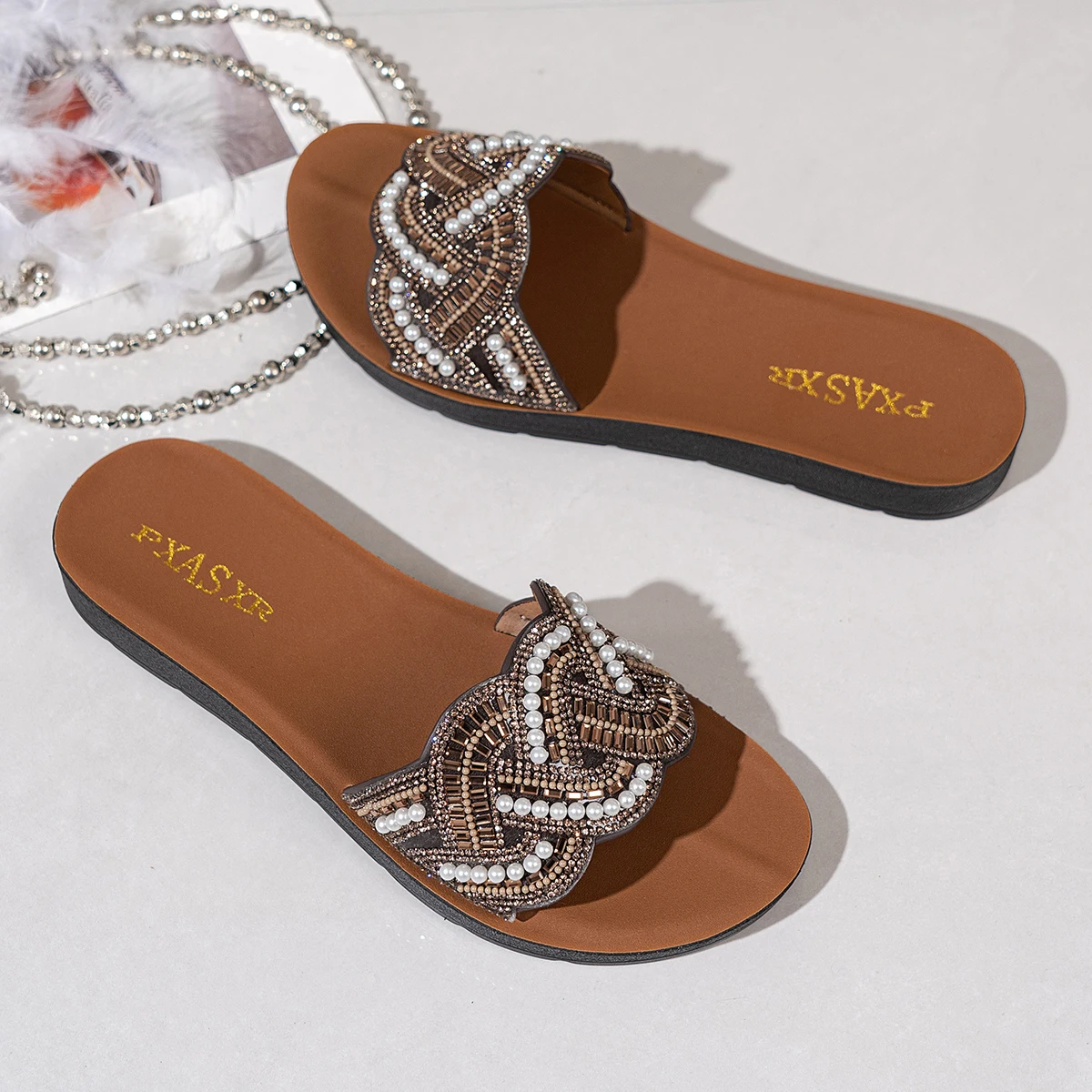 صندل نسائي من PXASXR بتصميم أنيق ومقاوم للتآكل، نعل مسطح مريح، مناسب للشاطئ والاستخدام الخارجي