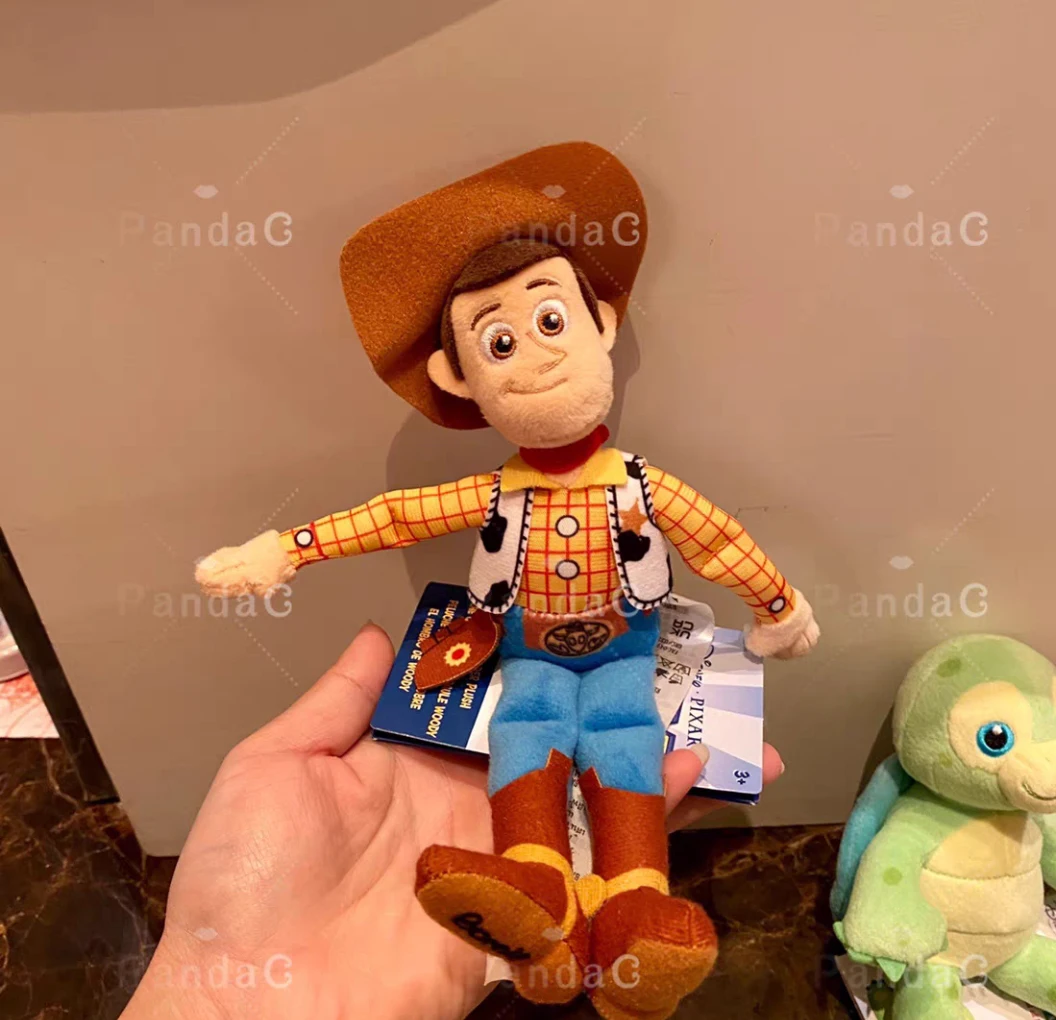 thumbnail image 1 of Disney Store Ratatouille Chef Remy - Peluche con hombros magnéticos Nuevo y otros muñecos de peluche con hombros magnéticos, 1 of 5