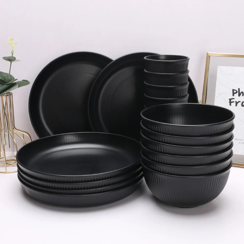 Black plastic cutlery set plates spitting dishes bowl cups cutlery for outdoor camping party