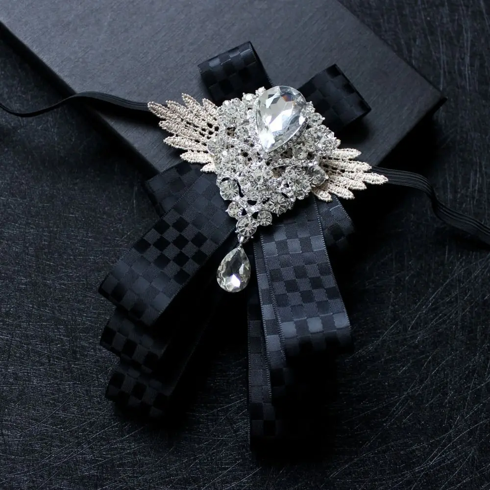 Neue Modische Polyester-Fliege Lässiger Diamant-Kragen Luxuriöse Britische Stil Halsdekoration Bunte Krawatten & Schleifen für Herren – Detail 9