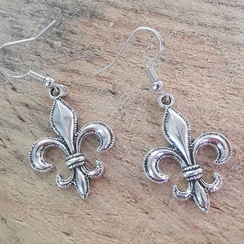 Dangle Earrings Drop Earrings Flower Earrings Fashion Vintage Lily Flower Drop Dangle Earrings for Women Goth Gothic Jewelry Accessories Decor Aesthetic Grunge Fluer Stud