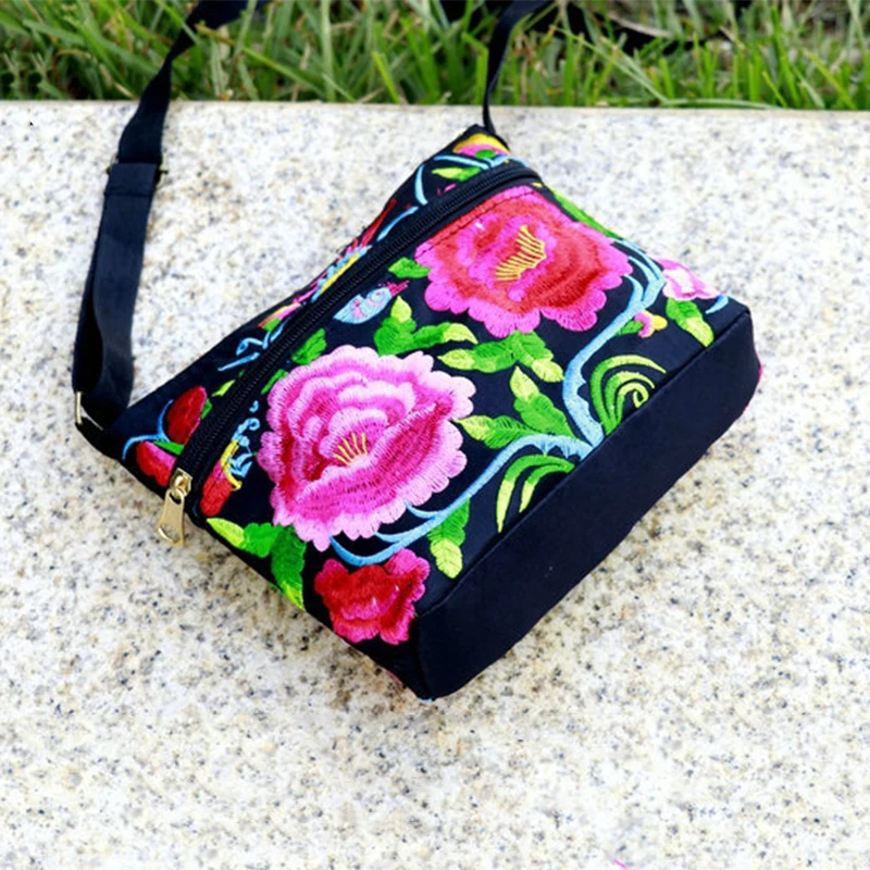New Ethnic Style Embroidery Bag Three Zipper Women Shoulder Crossbody Bag Small Handbags for Women Casual Canvas Travel Bags