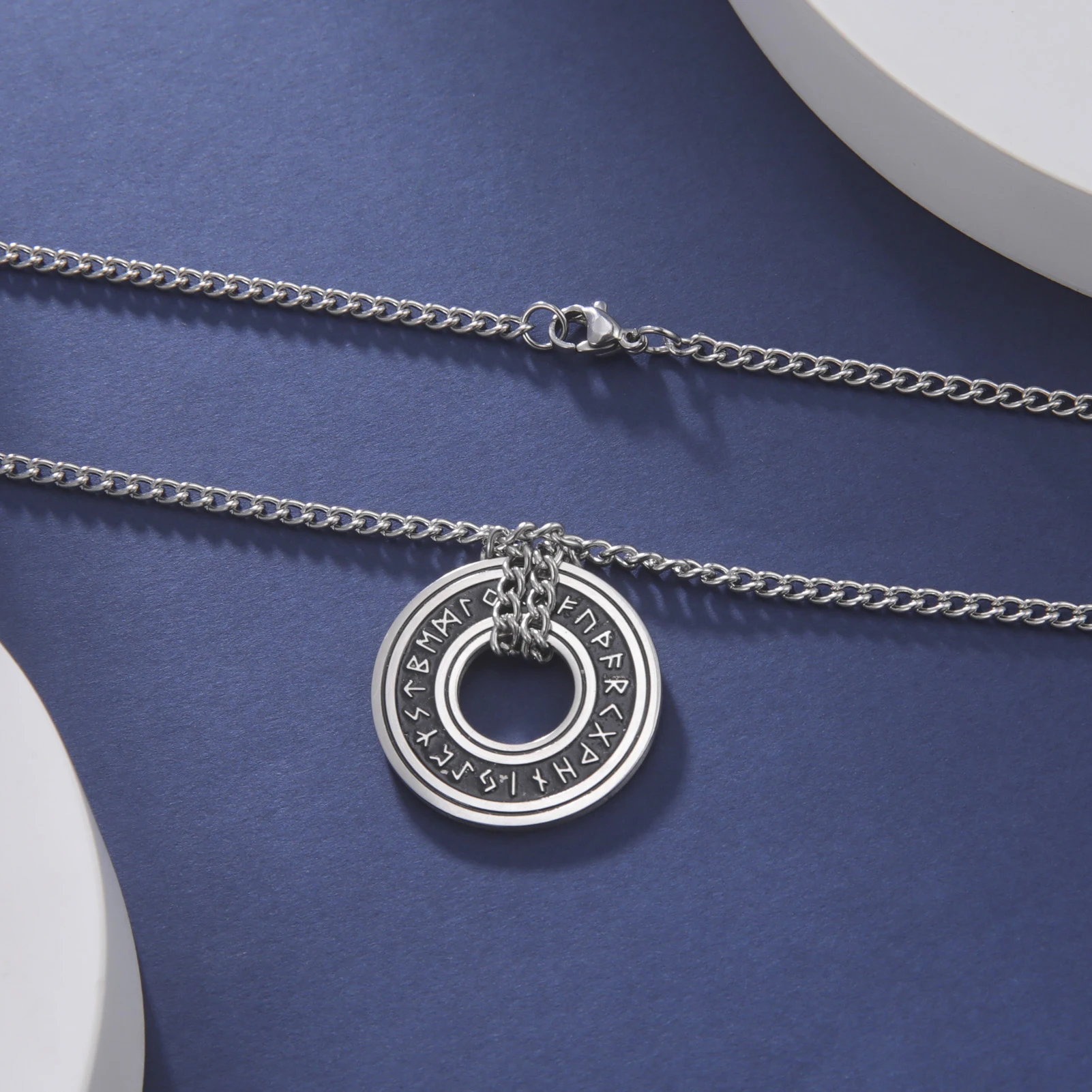 COOLTIME Vintage Nordic Rune Halsketten Edelstahl Kreis Talisman Anhänger Futhark Runen Halskette Elder Schmuck Geschenk – Detail 17