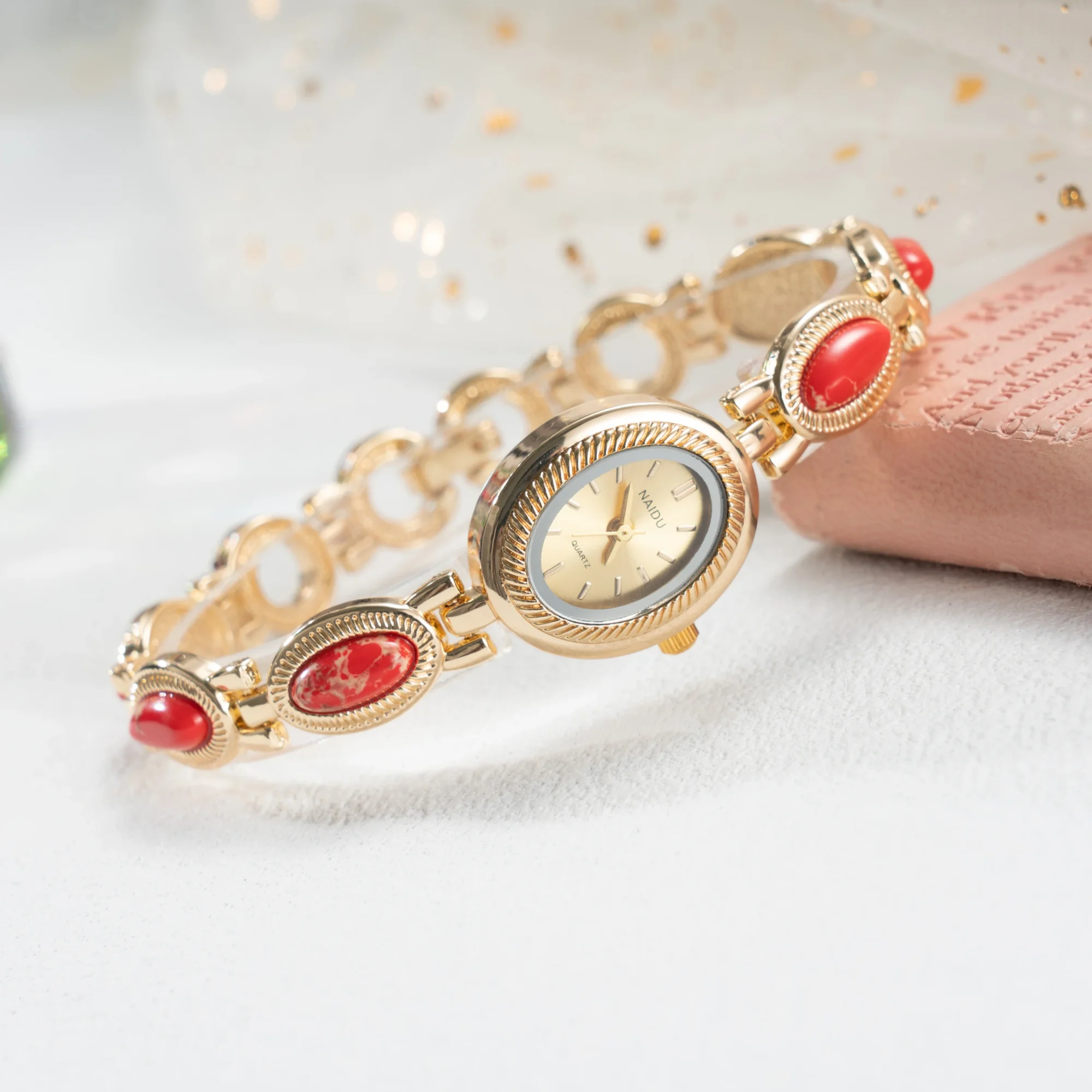 Luxurious Retro Oval Dial Ladies' Quartz Bracelet Watch