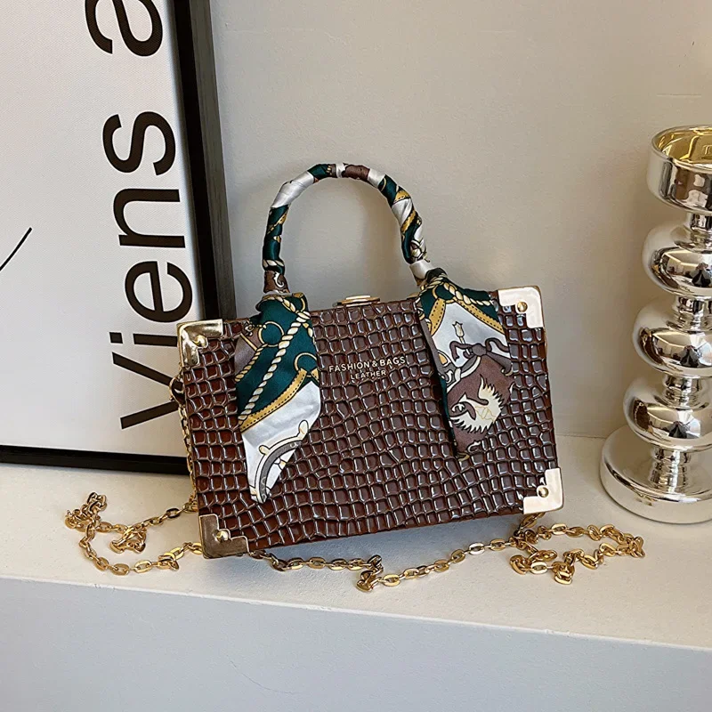 Small for Women 2024 New Korean Style Versatile Messenger Fashion Handbag Casual Shoulder Box Bag