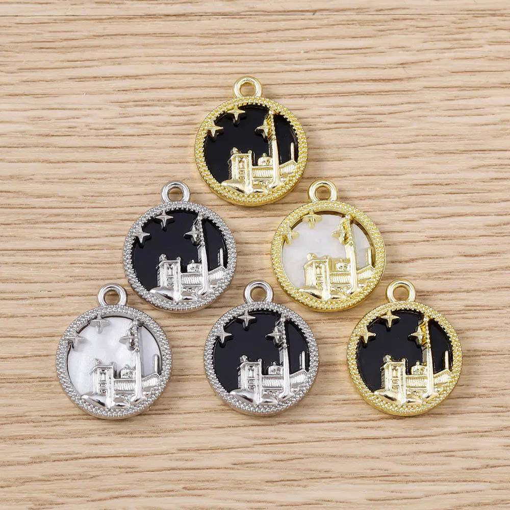 Tusember 5 Stück vergoldeter quadratischer Anhänger für Halsketten, runde Naturmuschel-Charms, DIY-Bastelzubehör für handgefertigten Schmuck