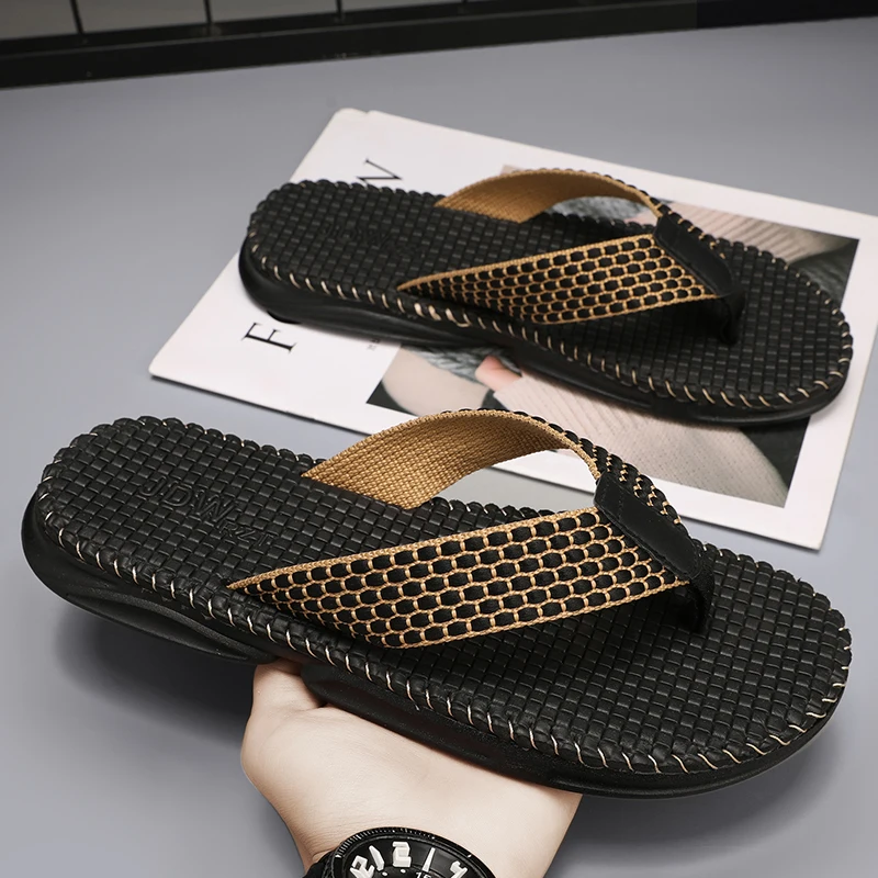 

High Quality Brand Summer Outdoor Hot Sale Flip Flops Men Summer Beach Slippers Men Fashion Casual Beach Men Flip Flops