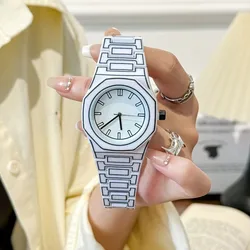Unisex Stylish Silicone Strap Quartz Watch (White)