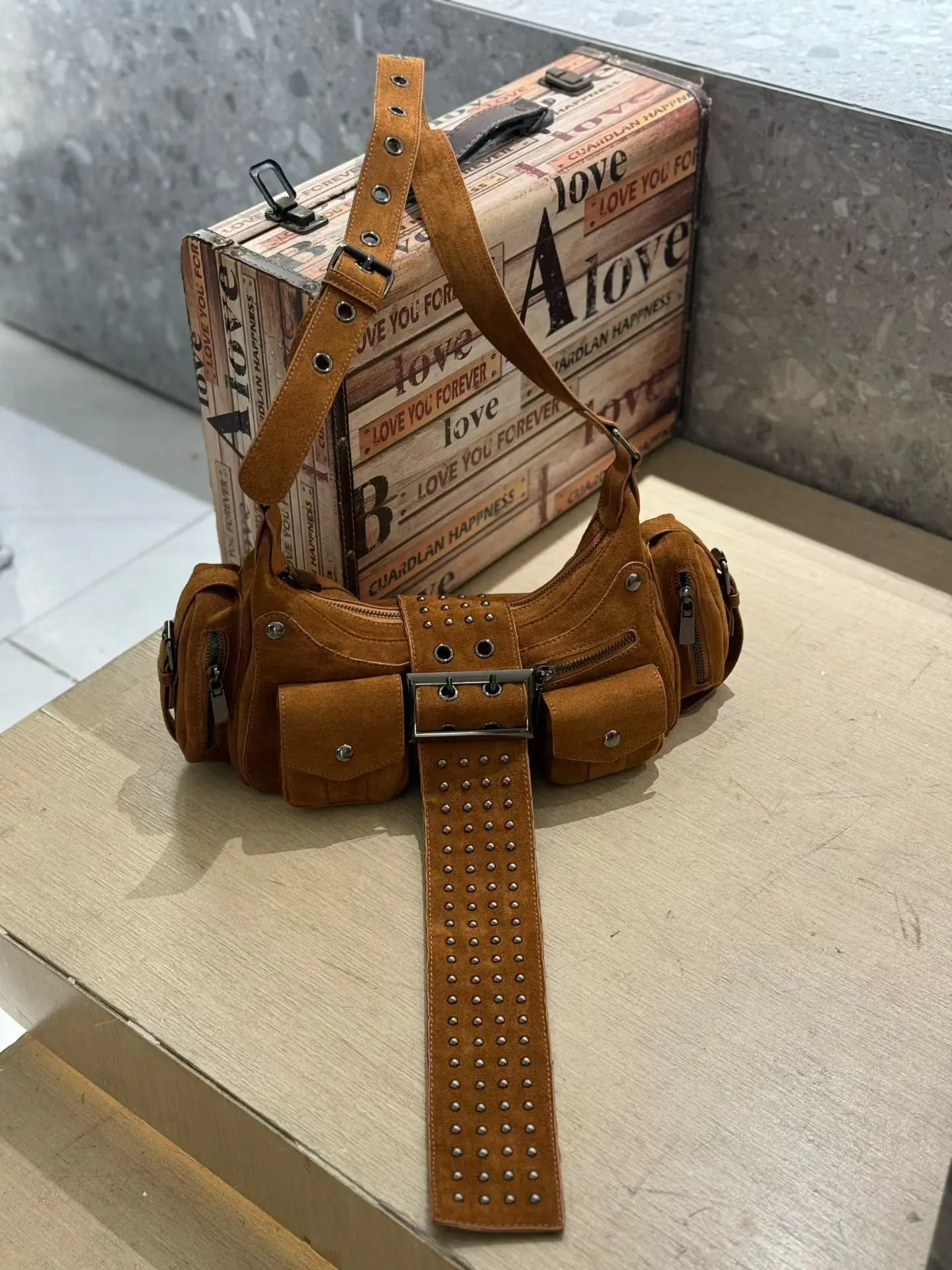 Fashion Retro Women suede Shoulder Bags Cool Punk Rivets Motorcycle Casual Vintage Bag Casual Versatile Crossbody Handbag