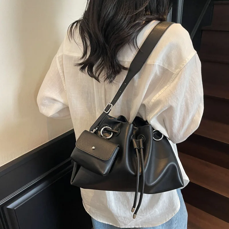 Women'S Drawstring Bucket Bag Fashion Casual Shoulder Bag Large Capacity Tote Bag Crossbody Bag Adjustable Shoulder Strap