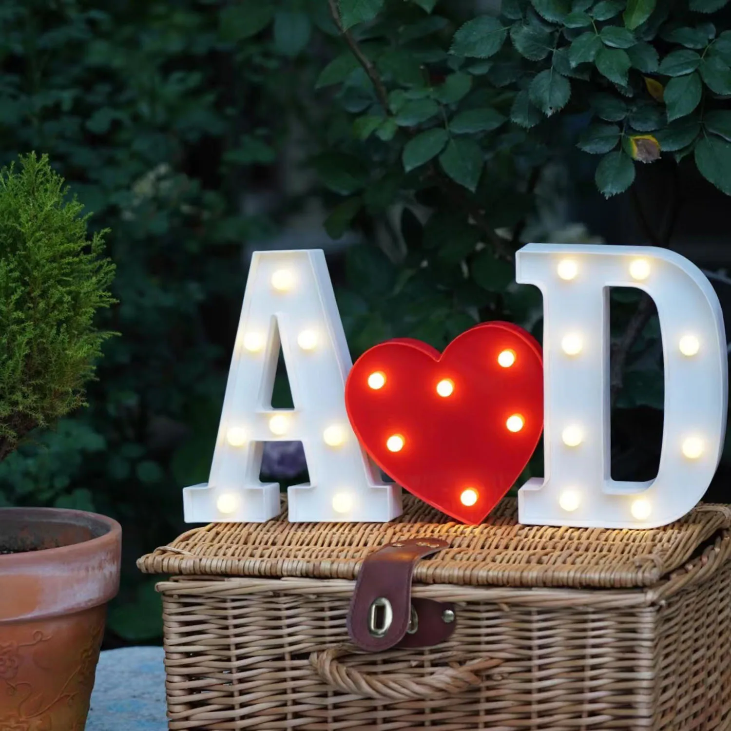 22cm LED warm light letters and numbers using batteries as home decoration light for proposals and birthday parties led letter light led number lamp